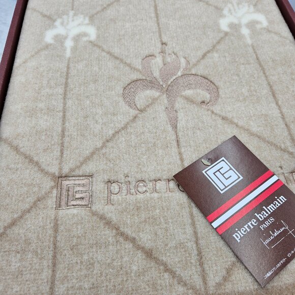 Pierre Balmain Blanket - Picture 3 of 10